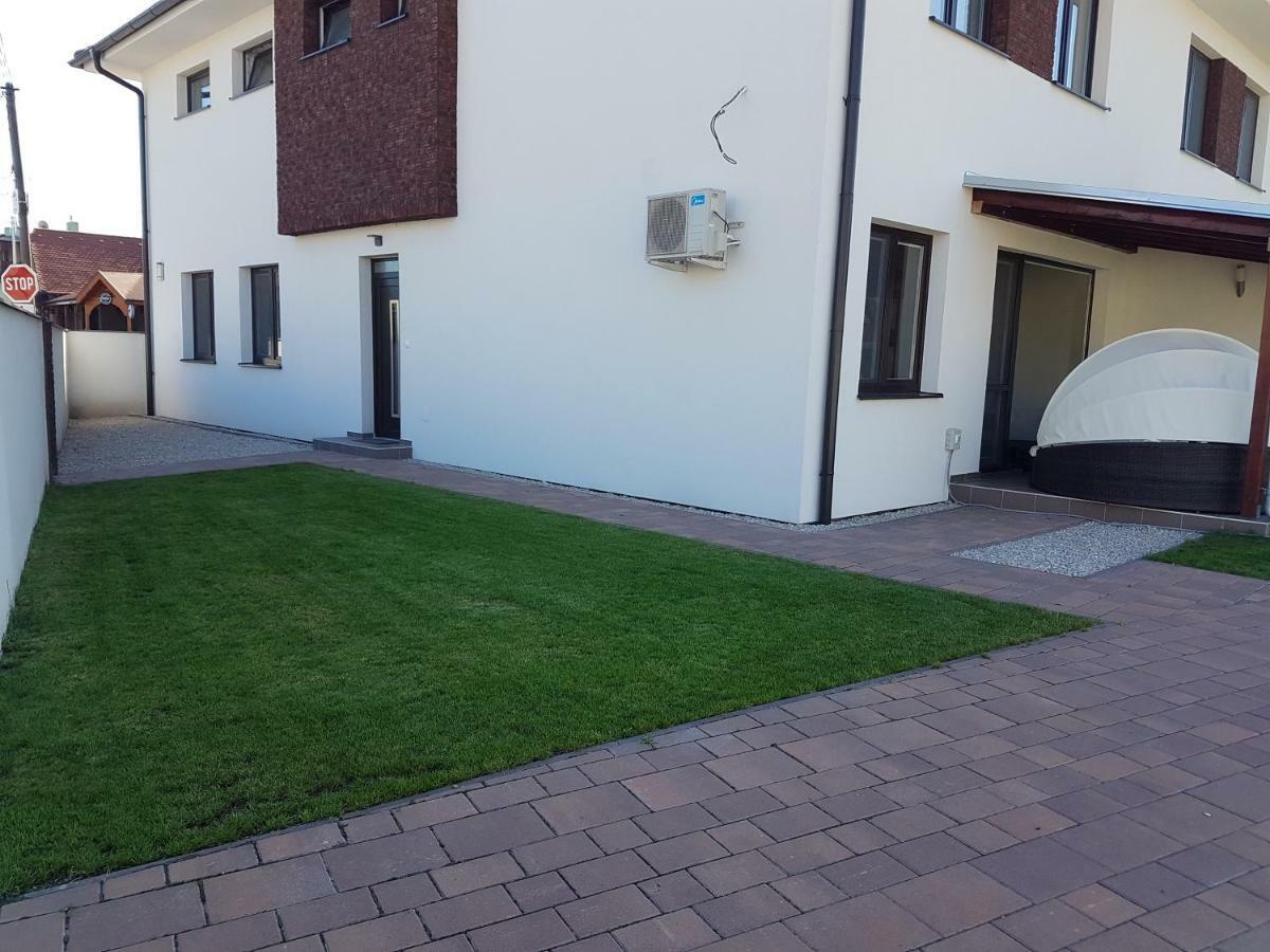 Apartment J&D Dunajská Streda エクステリア 写真