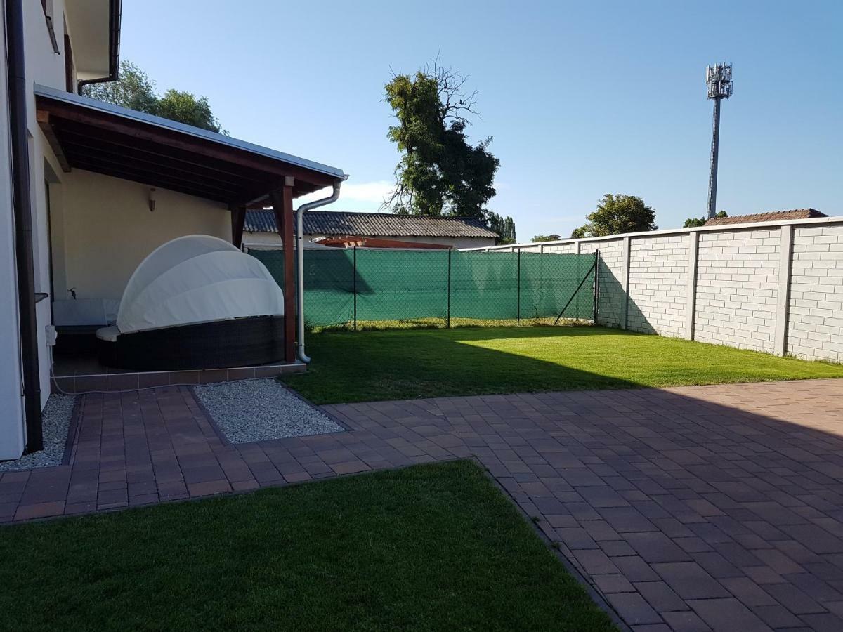 Apartment J&D Dunajská Streda エクステリア 写真