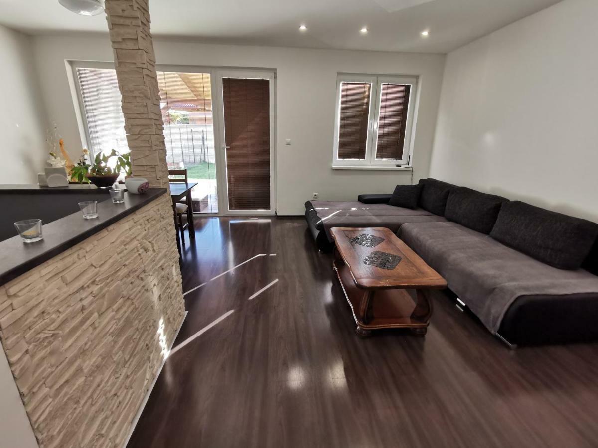 Apartment J&D Dunajská Streda エクステリア 写真
