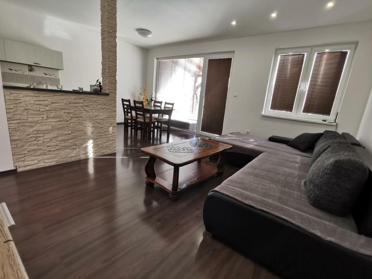Apartment J&D Dunajská Streda エクステリア 写真